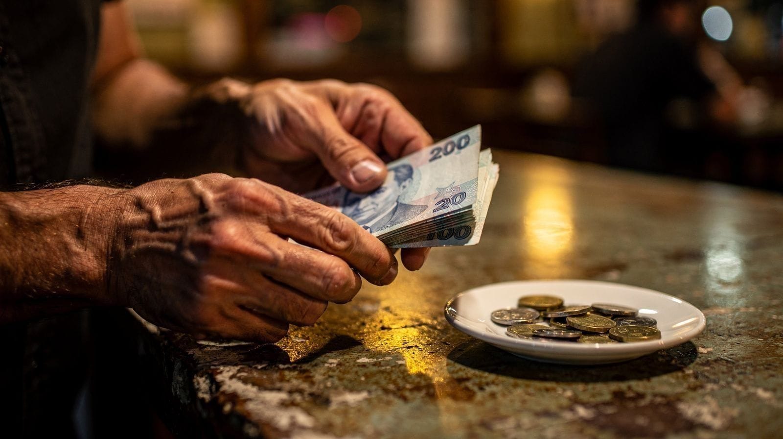 Money in Antalya: Currency, Cards and Tipping