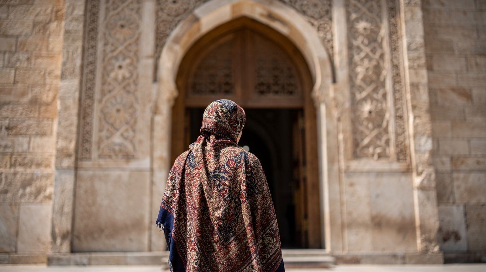 What to Wear in Antalya's Mosques (And Why the Beach Rules Don't Apply)